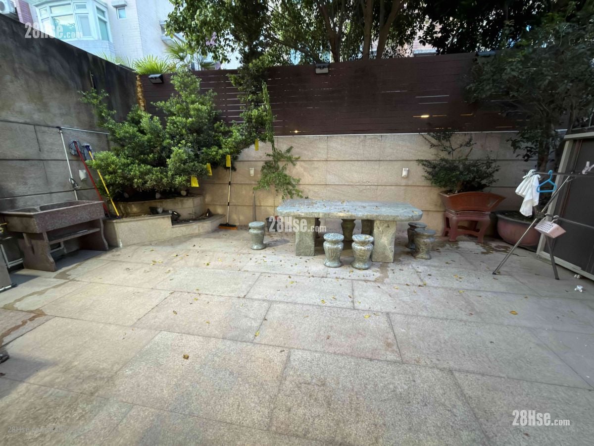 Royal Palms Rental 5+ Bedrooms , 3 Bathrooms
