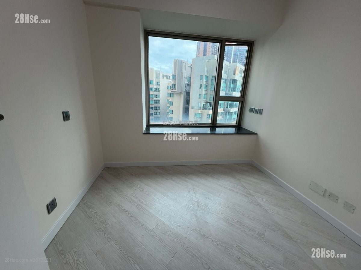 Sorrento Sell 2 Bedrooms , 2 Bathrooms 633 ft²