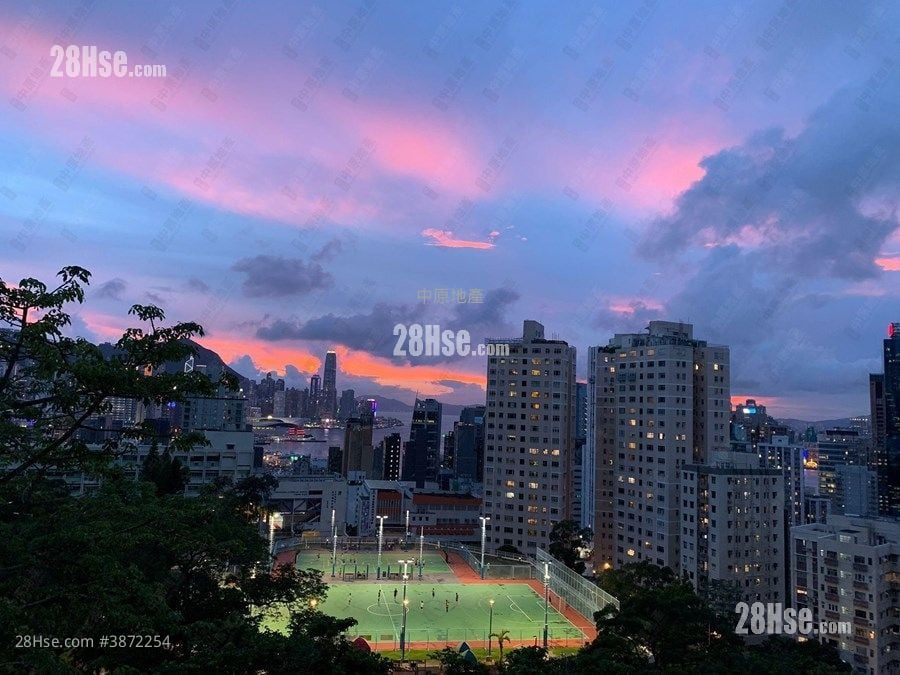 Evelyn Towers Sell 3 Bedrooms 1,065 ft²