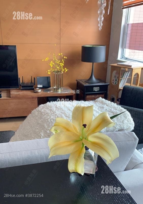 Evelyn Towers Sell 3 Bedrooms 1,065 ft²