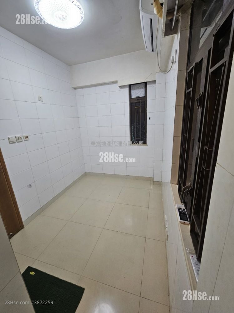 Tak Tai Building Rental Studio , 1 Bathroom 120 ft²