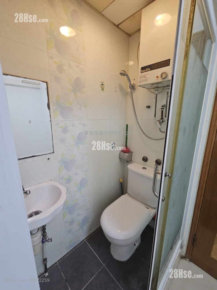 Tak Tai Building Rental Studio , 1 Bathroom 120 ft²