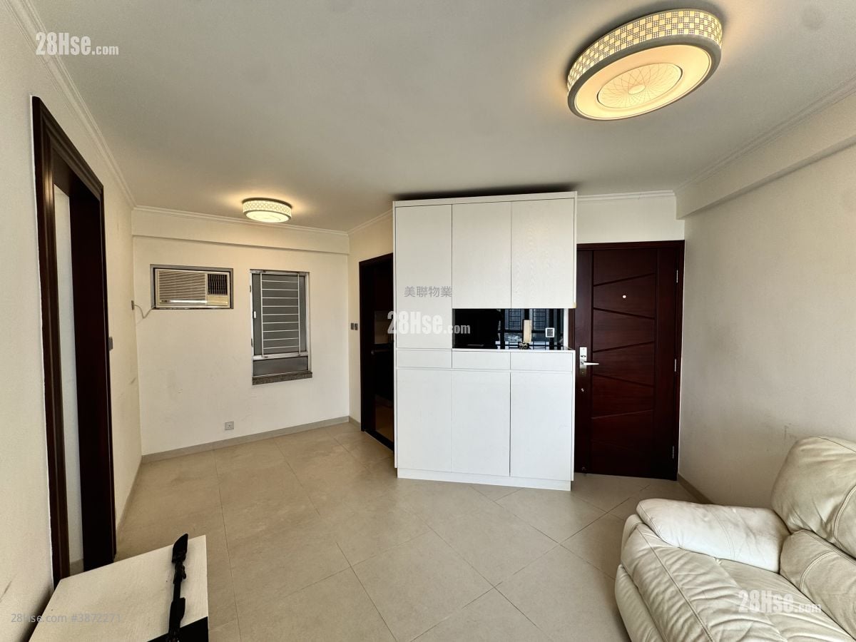 Kingswood Villas Sell 2 Bedrooms 442 ft²
