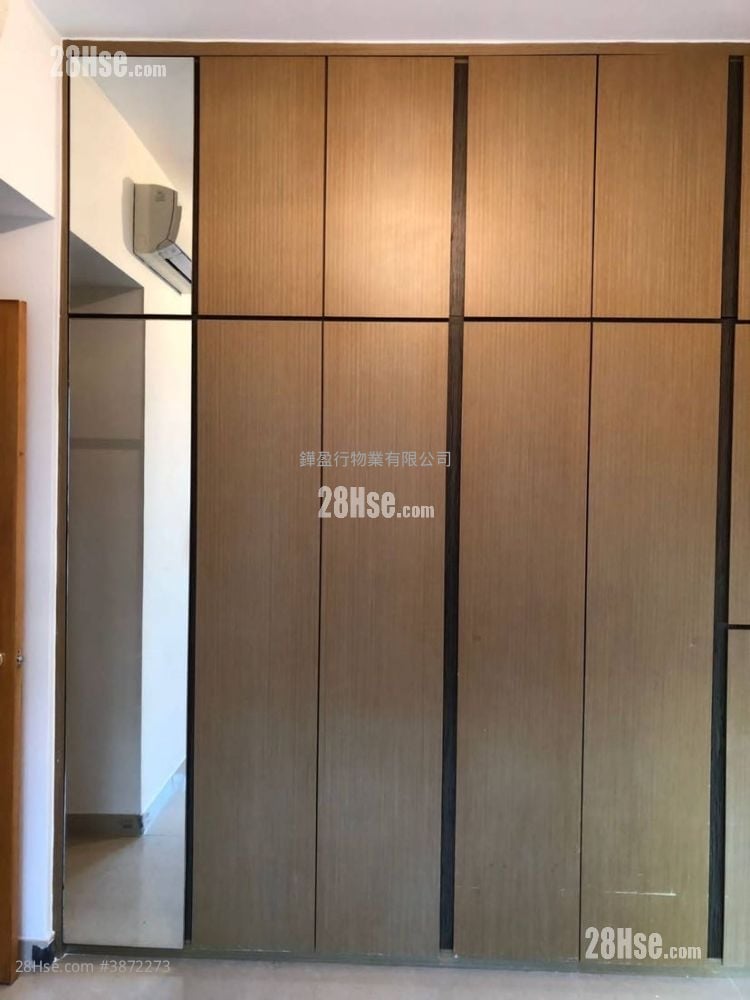Le Sommet Rental 2 Bedrooms , 1 Bathroom 569 ft²
