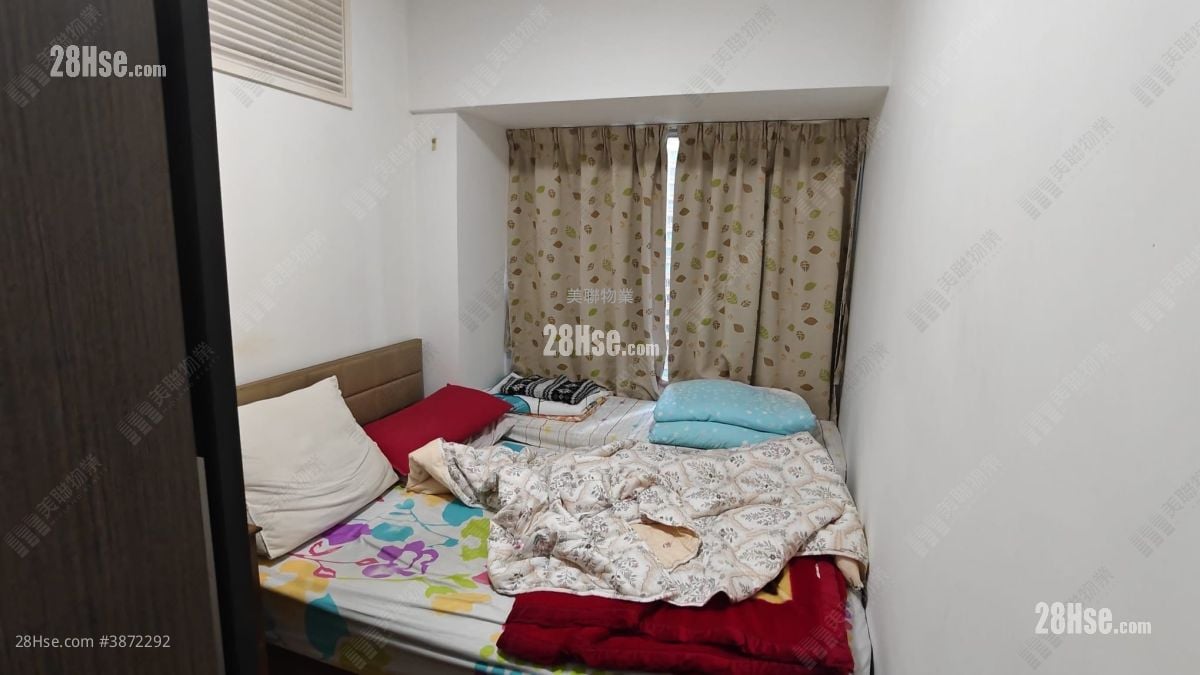 Park Central Sell 2 Bedrooms , 1 Bathroom 437 ft²
