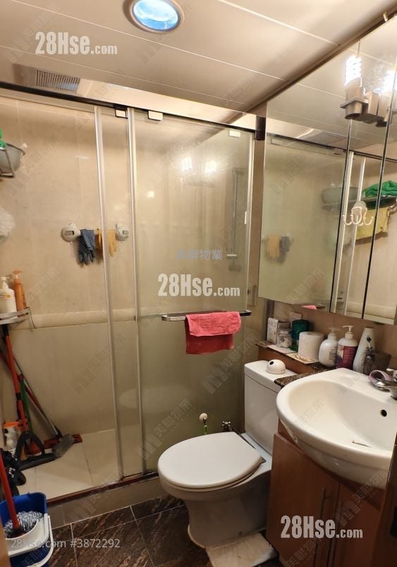 Park Central Sell 2 Bedrooms , 1 Bathroom 437 ft²