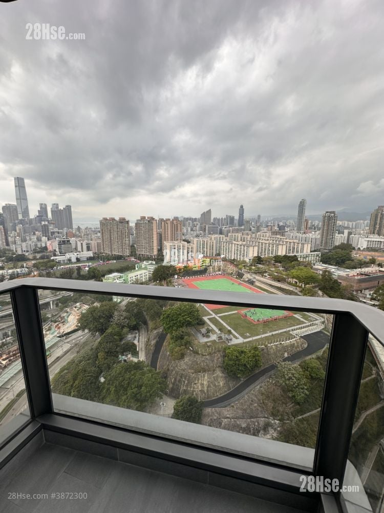 In One Rental 2 Bedrooms 425 ft²