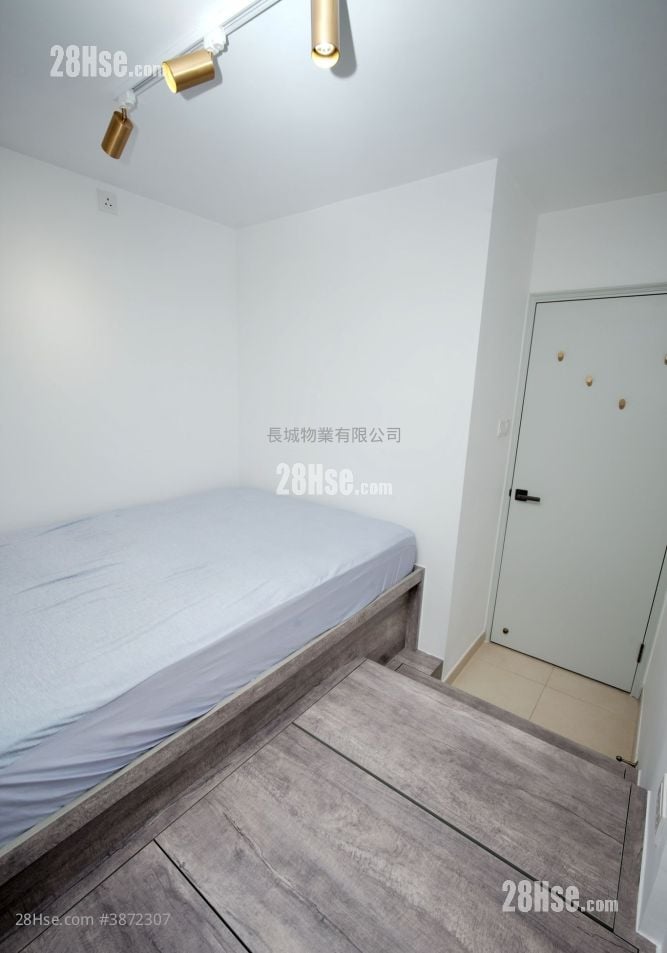 Nan Fung Sun Chuen Sell 2 Bedrooms , 1 Bathroom 391 ft²