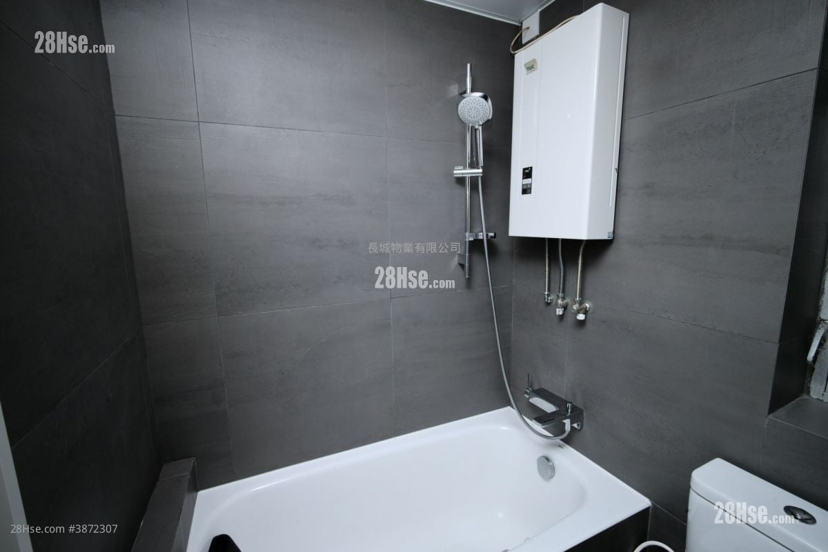 Nan Fung Sun Chuen Sell 2 Bedrooms , 1 Bathroom 391 ft²