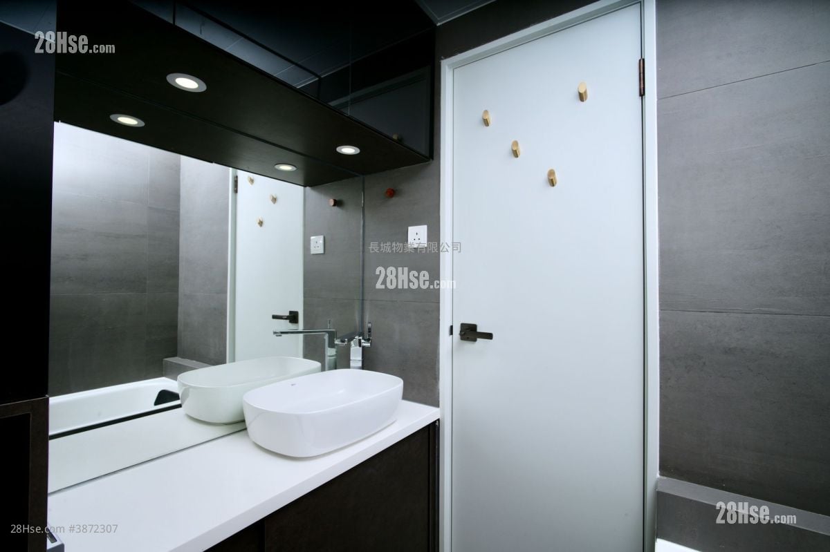 Nan Fung Sun Chuen Sell 2 Bedrooms , 1 Bathroom 391 ft²