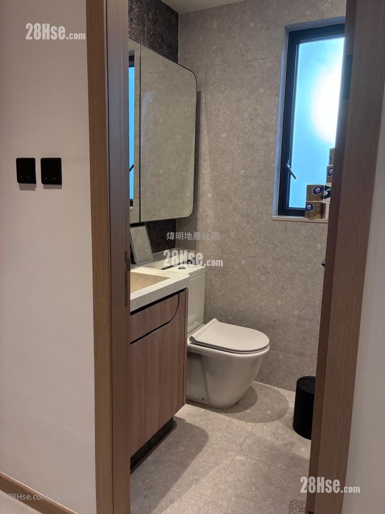 The Grands Sell Studio , 1 Bathroom 231 ft²