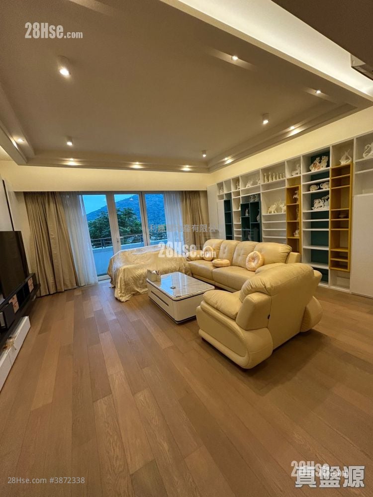 Le Cap Rental 1,597 ft²