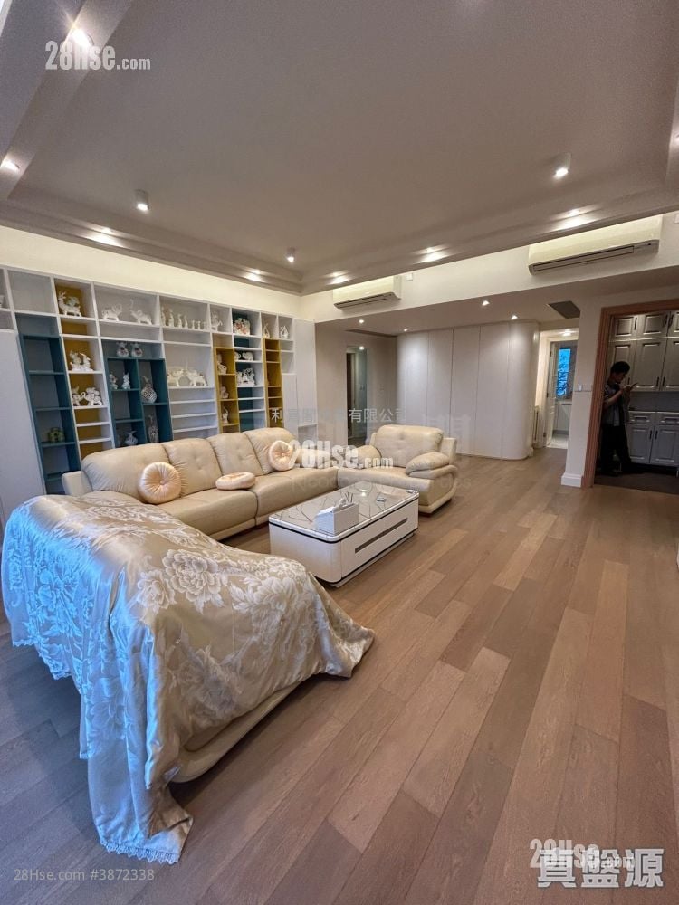 Le Cap Rental 1,597 ft²
