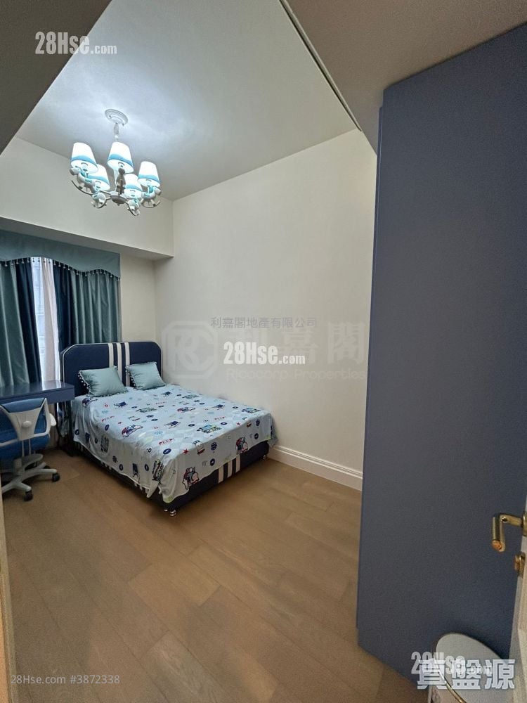 Le Cap Rental 1,597 ft²