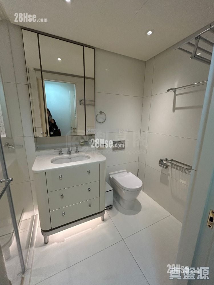Le Cap Rental 1,597 ft²