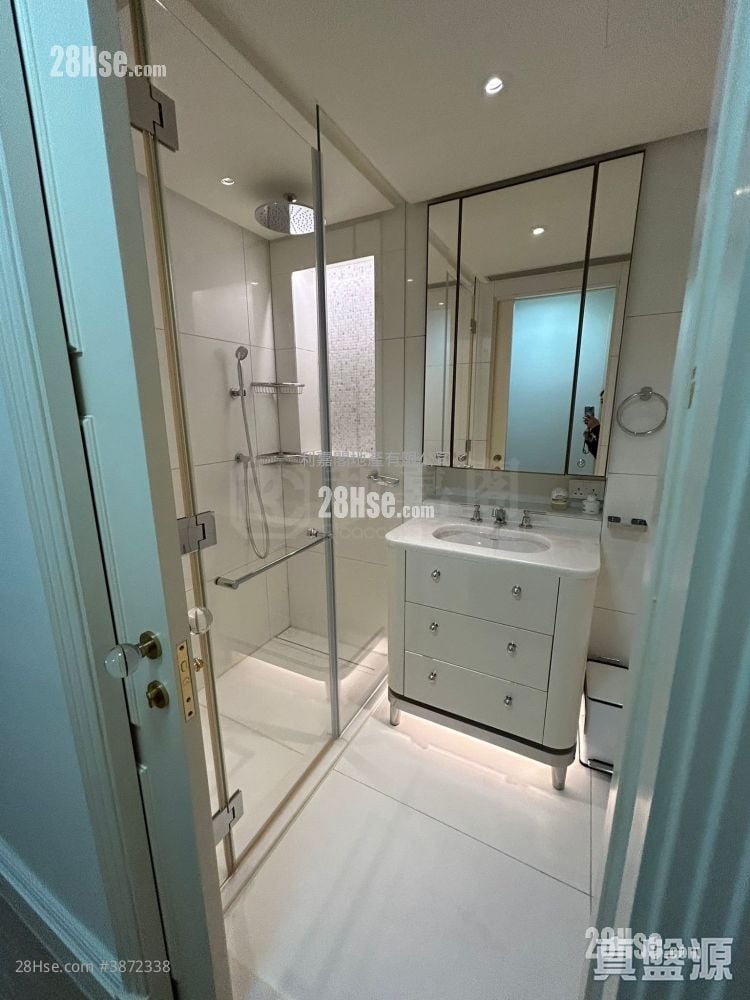 Le Cap Rental 1,597 ft²