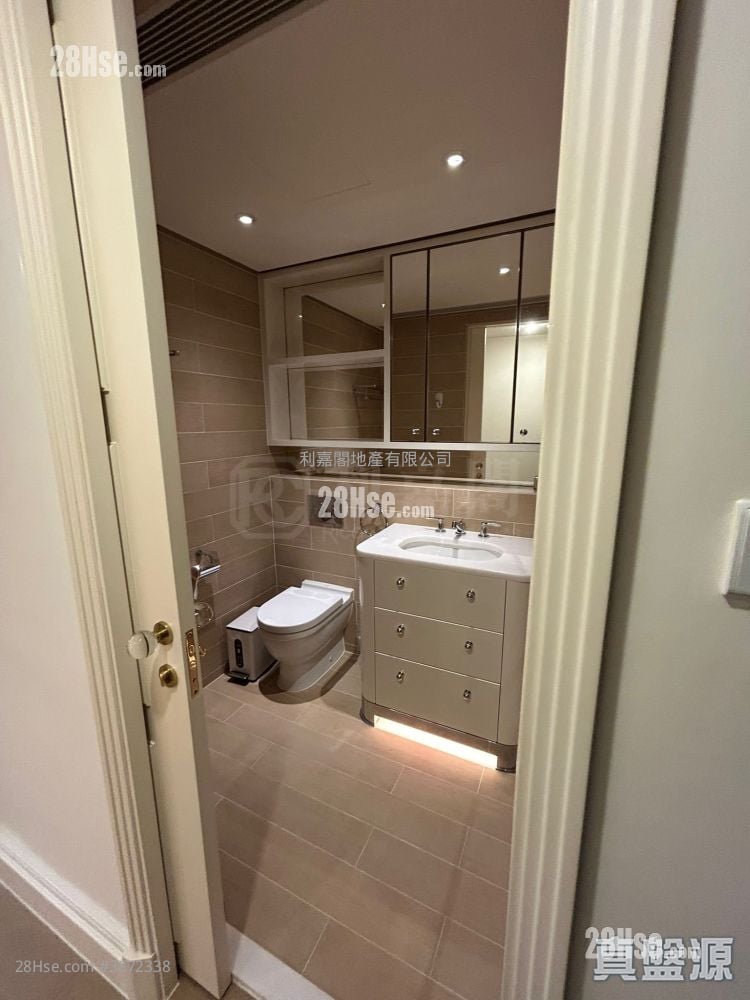 Le Cap Rental 1,597 ft²