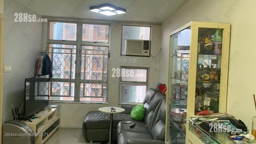 Tin Fu Court Sell 3 Bedrooms , 2 Bathrooms 650 ft²