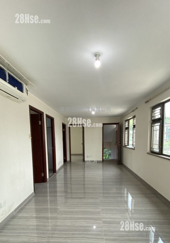 Village Rental 3 Bedrooms , 1 Bathroom 700 ft²