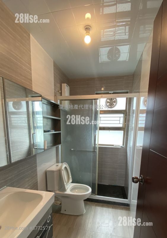 Village Rental 3 Bedrooms , 1 Bathroom 700 ft²