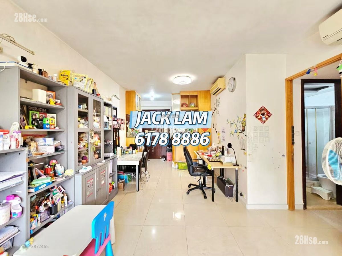 One Beacon Hill Rental 3 Bedrooms , 2 Bathrooms 1,068 ft²
