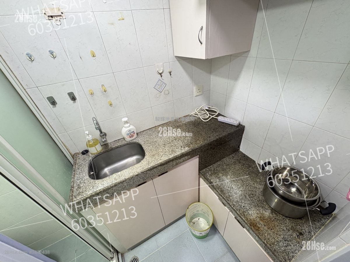 kitchen: Lucky House Rental 1 Bedroom , 1 Bathroom 160 ft²