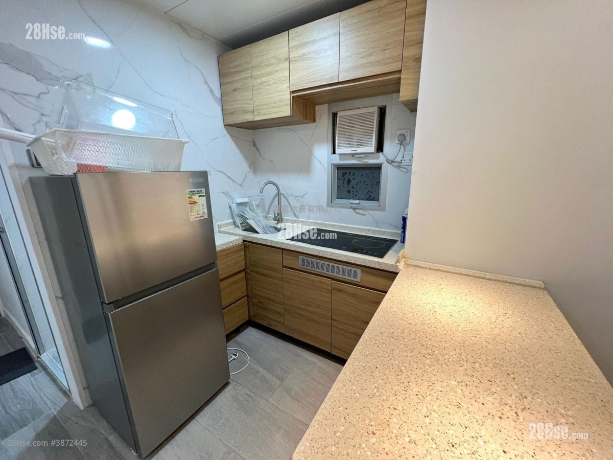 Apartment Rental 2 Bedrooms , 1 Bathroom 355 ft²