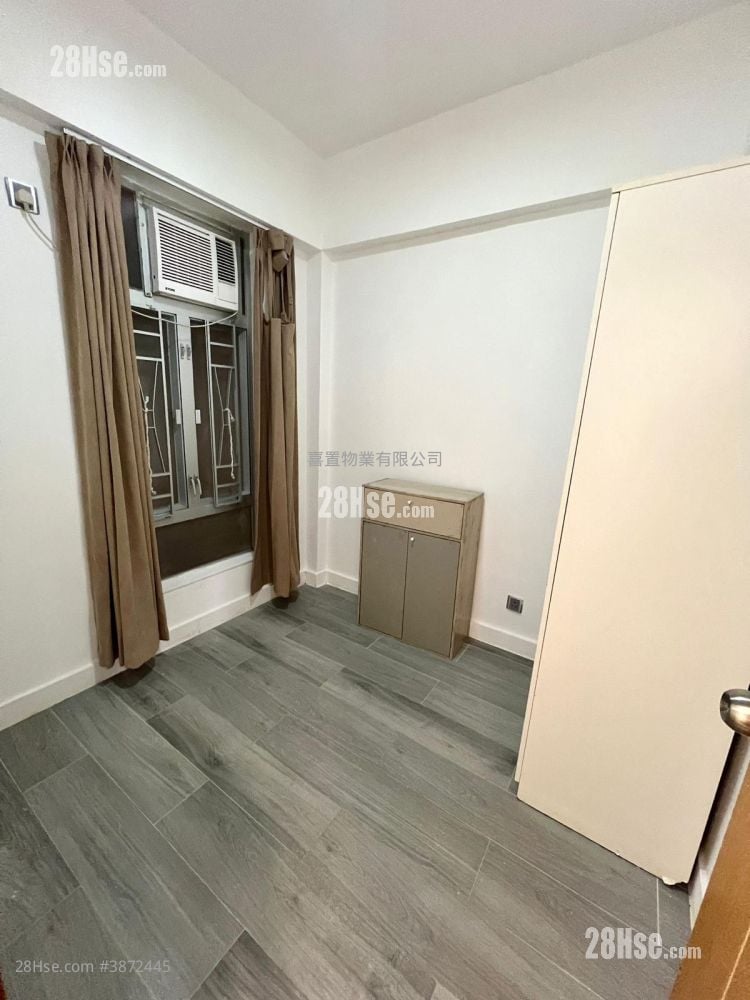 Apartment Rental 2 Bedrooms , 1 Bathroom 355 ft²
