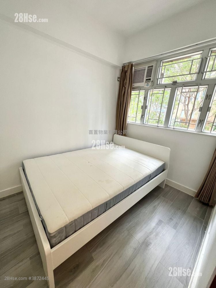 Apartment Rental 2 Bedrooms , 1 Bathroom 355 ft²