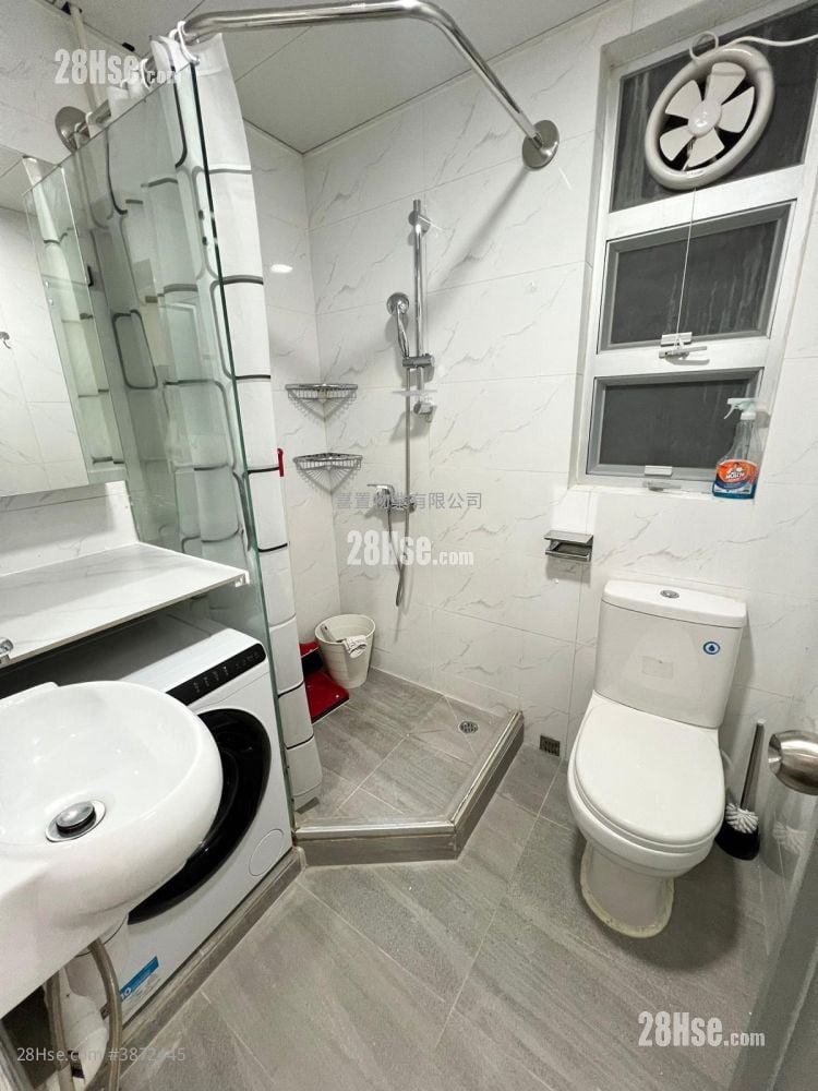 Apartment Rental 2 Bedrooms , 1 Bathroom 355 ft²