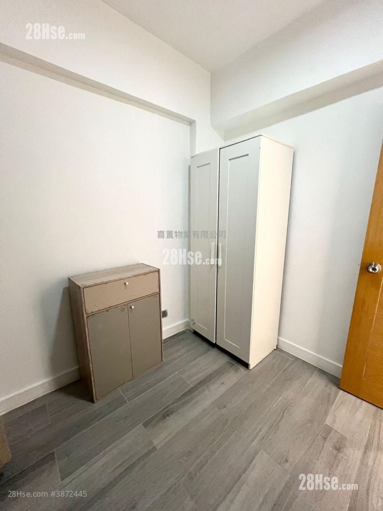 Apartment Rental 2 Bedrooms , 1 Bathroom 355 ft²