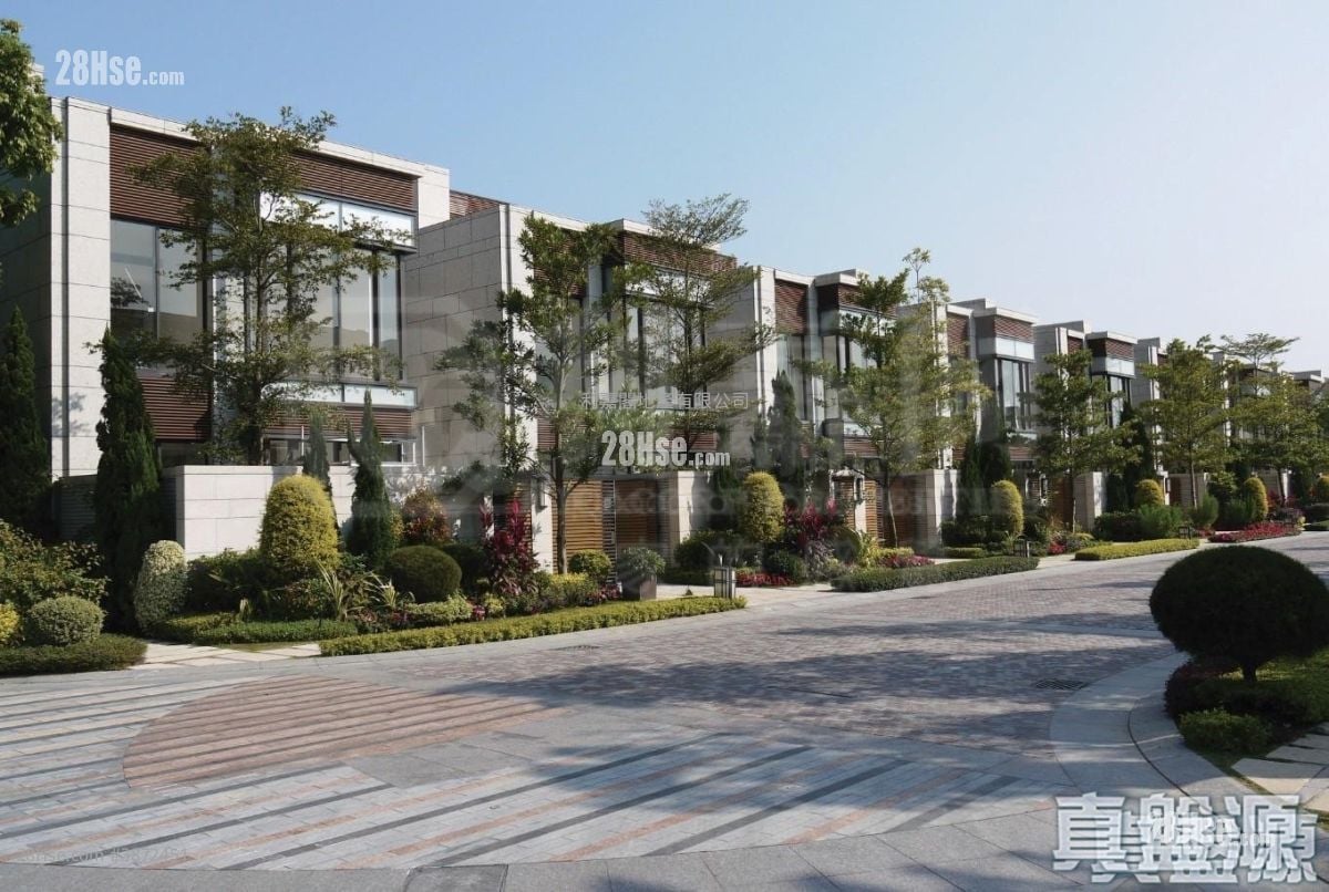 Valais Rental 2,454 ft²