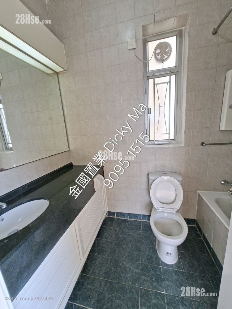 Liberty Mansion Rental 3 Bedrooms , 2 Bathrooms 697 ft²