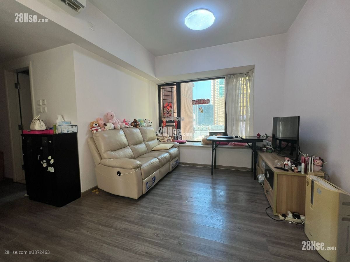 Chelsea Court Sell 4 Bedrooms , 2 Bathrooms 722 ft²