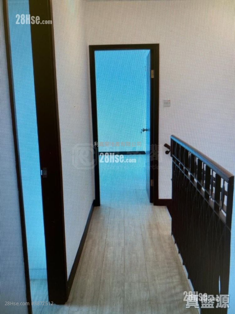 Royal Ascot Rental 2,478 ft²