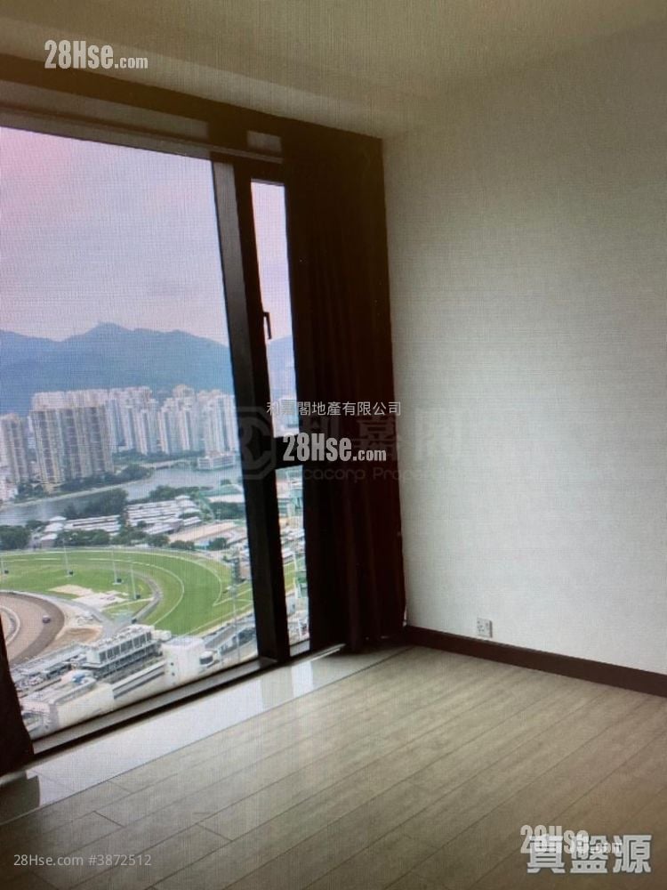 Royal Ascot Rental 2,478 ft²