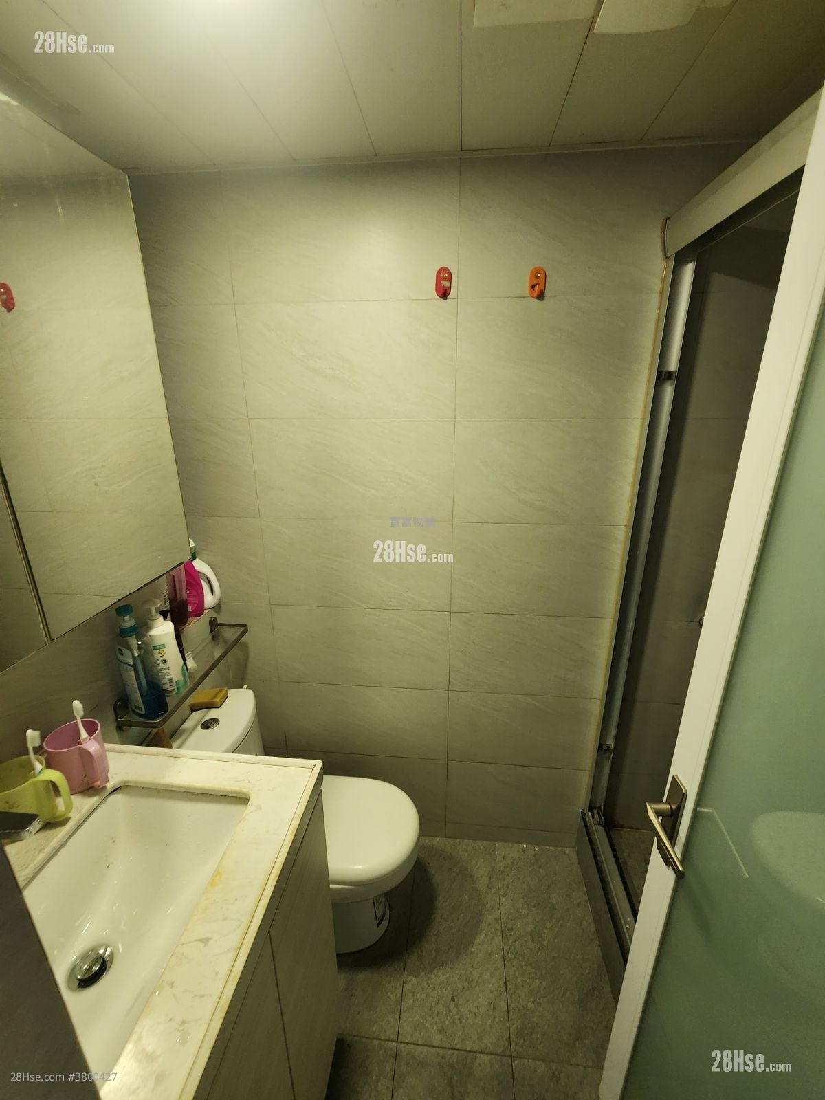 King Nga Court Sell 2 Bedrooms , 1 Bathroom 401 ft²