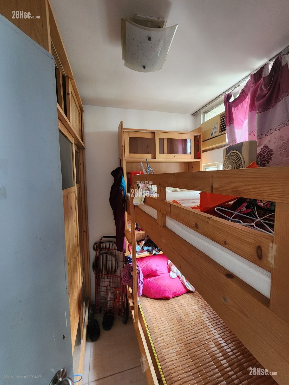 King Nga Court Sell 2 Bedrooms , 1 Bathroom 401 ft²