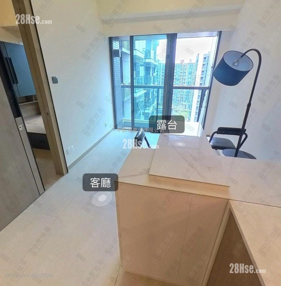 Silicon Hill Rental 291 ft²