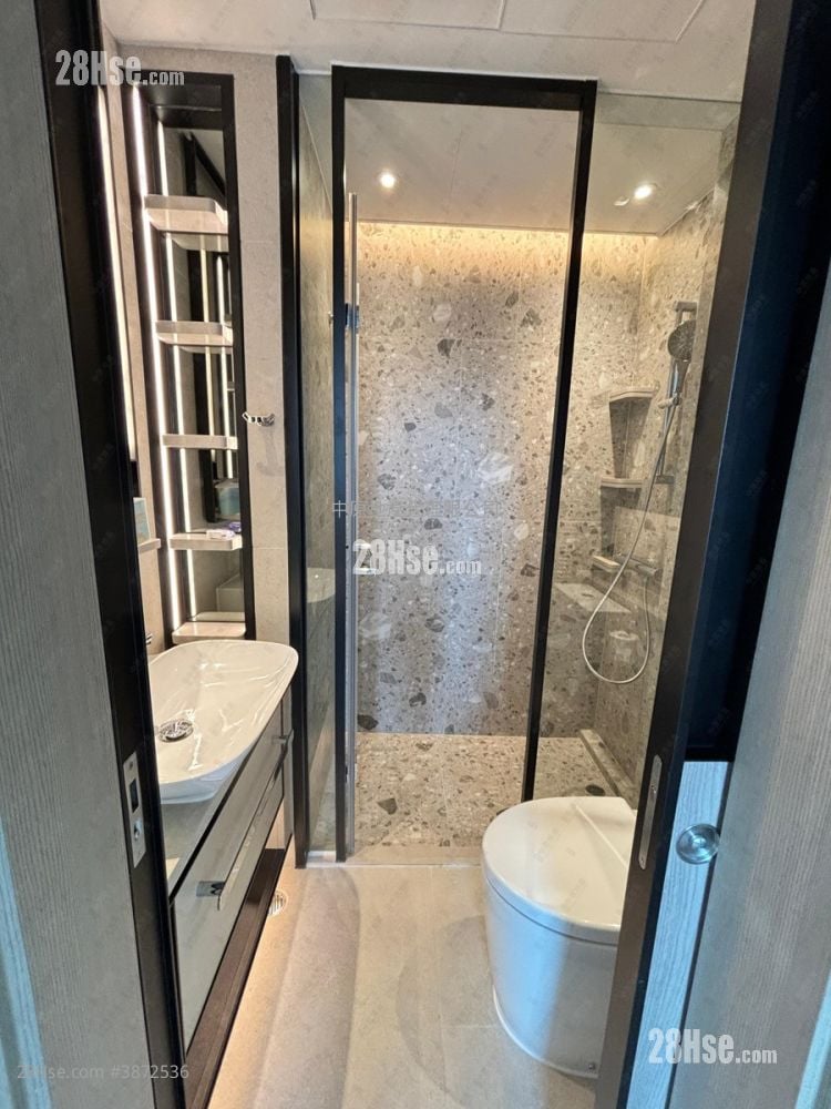Silicon Hill Rental 291 ft²