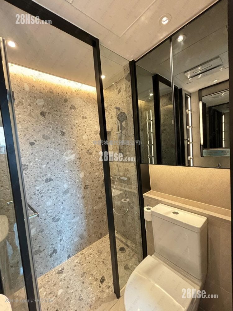 Silicon Hill Rental 291 ft²