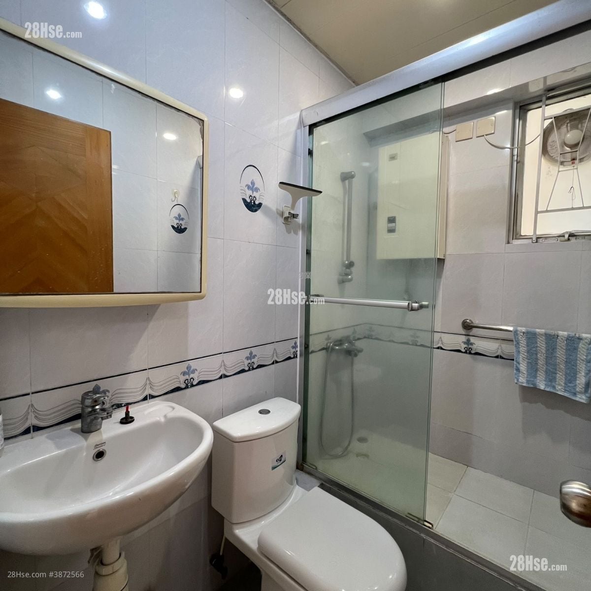 Tsing Yi Garden Sell 3 Bedrooms , 1 Bathroom 547 ft²