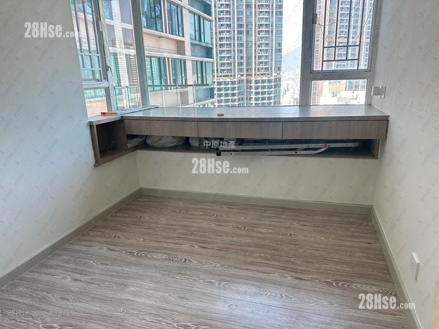 Park Avenue Sell 2 Bedrooms , 1 Bathroom 449 ft²