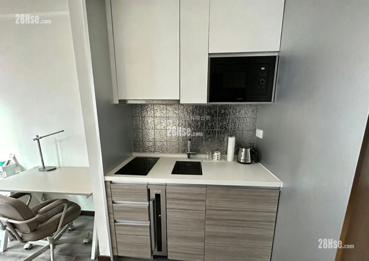 Ava128 Sell Studio , 1 Bathroom 177 ft²