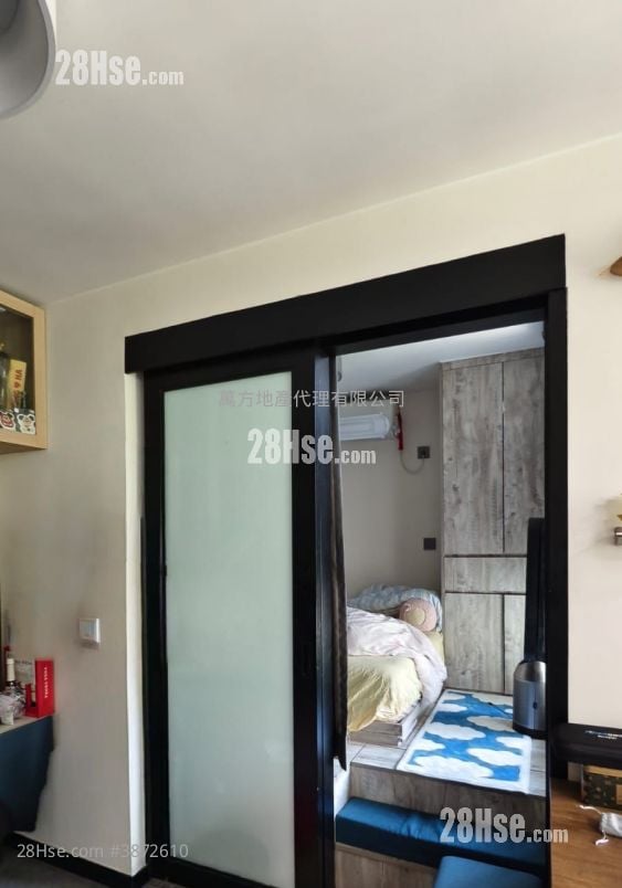 Ka Shun Court Sell 2 Bedrooms , 1 Bathroom 449 ft²