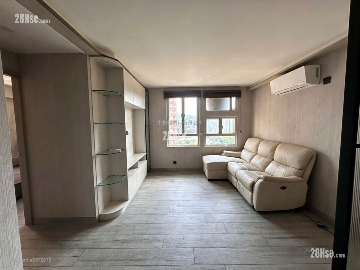 Yue Tin Court Sell 2 Bedrooms , 1 Bathroom 429 ft²