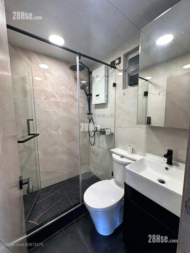 Yue Tin Court Sell 2 Bedrooms , 1 Bathroom 429 ft²