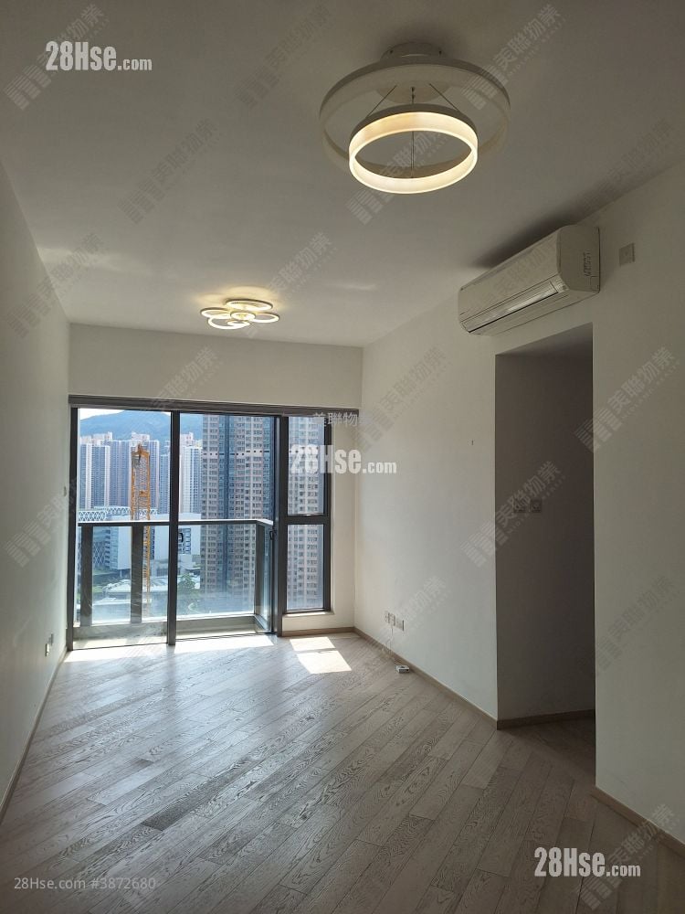 The Wings Sell 3 Bedrooms , 2 Bathrooms 699 ft²