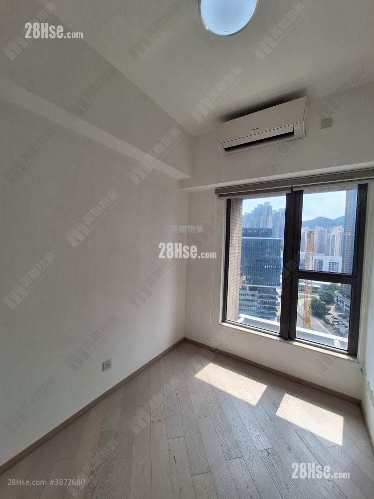 The Wings Sell 3 Bedrooms , 2 Bathrooms 699 ft²