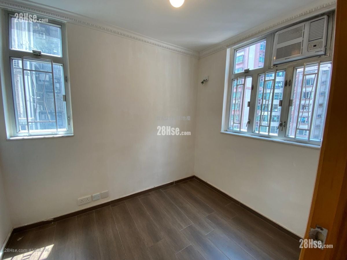 Yalford Building Sell 2 Bedrooms , 1 Bathroom 393 ft²